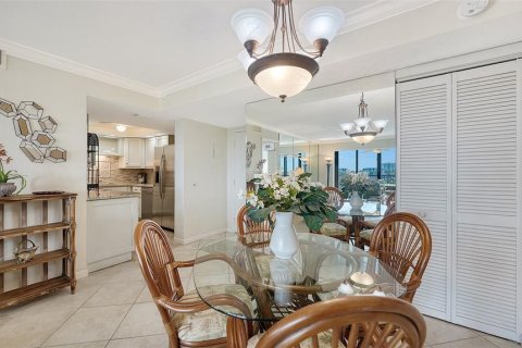 Condo in Sarasota, Florida, 2 bedrooms  № 2380481 - photo 19