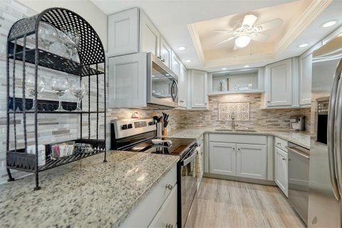 Condo in Sarasota, Florida, 2 bedrooms  № 2380481 - photo 22