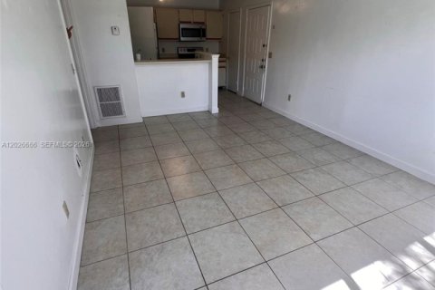Copropriété à louer à Pompano Beach, Floride: 1 chambre, 55.74 m2 № 2245076 - photo 9