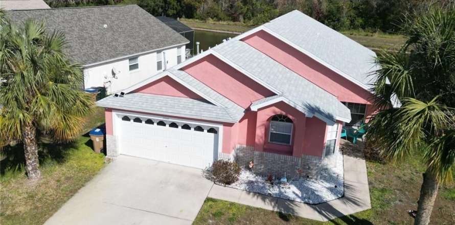 Casa en Kissimmee, Florida 4 dormitorios, 161.65 m2 № 1916443