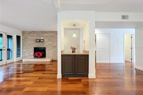Condo in Orlando, Florida, 2 bedrooms  № 2147540 - photo 16