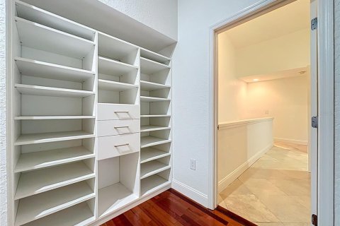 Condo in Orlando, Florida, 2 bedrooms  № 2147540 - photo 26