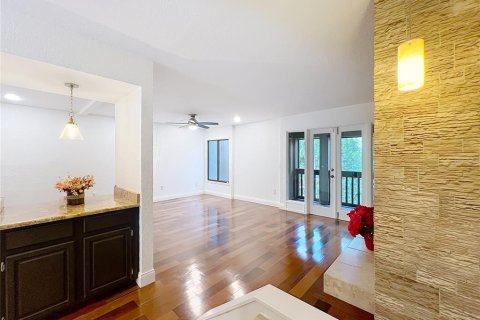 Condo in Orlando, Florida, 2 bedrooms  № 2147540 - photo 15