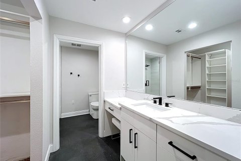 Condo in Orlando, Florida, 2 bedrooms  № 2147540 - photo 28