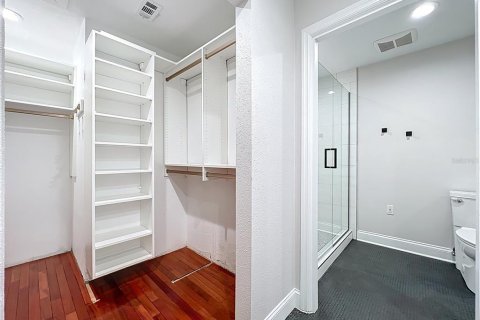 Condo in Orlando, Florida, 2 bedrooms  № 2147540 - photo 27