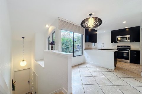 Condo in Orlando, Florida, 2 bedrooms  № 2147540 - photo 7