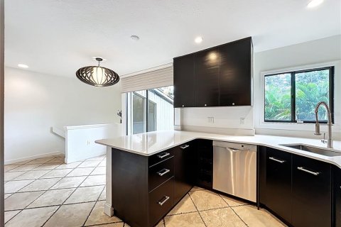 Condo in Orlando, Florida, 2 bedrooms  № 2147540 - photo 5