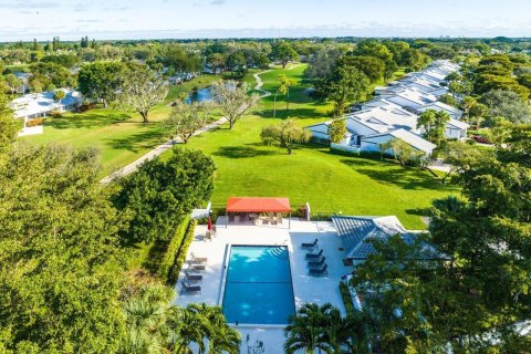 House in Boynton Beach, Florida 3 bedrooms, 337.14 sq.m. № 987356 - photo 1