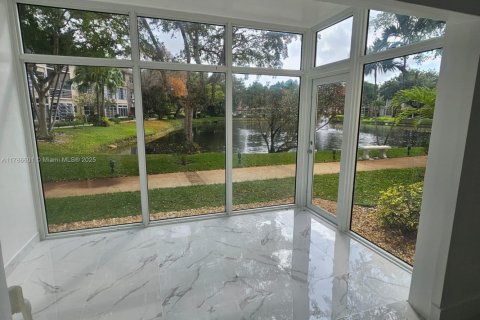 Condo in Lauderdale Lakes, Florida, 2 bedrooms  № 1701801 - photo 11