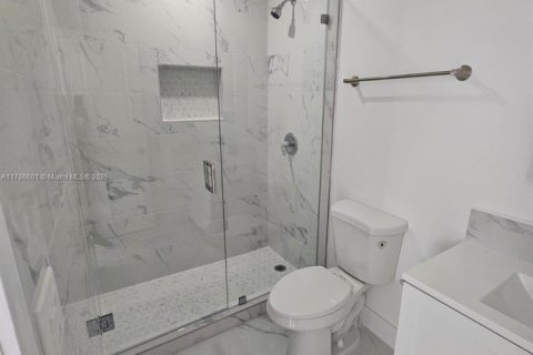 Condo in Lauderdale Lakes, Florida, 2 bedrooms  № 1701801 - photo 24