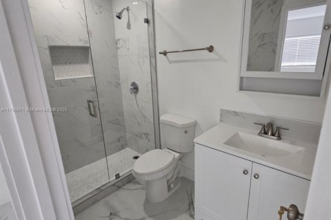 Condo in Lauderdale Lakes, Florida, 2 bedrooms  № 1701801 - photo 25