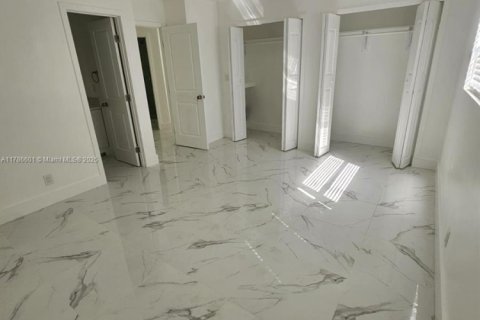 Condo in Lauderdale Lakes, Florida, 2 bedrooms  № 1701801 - photo 23