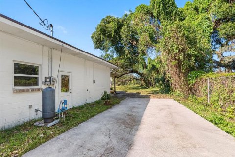House in Brandon, Florida 3 bedrooms, 155.8 sq.m. № 1408769 - photo 25