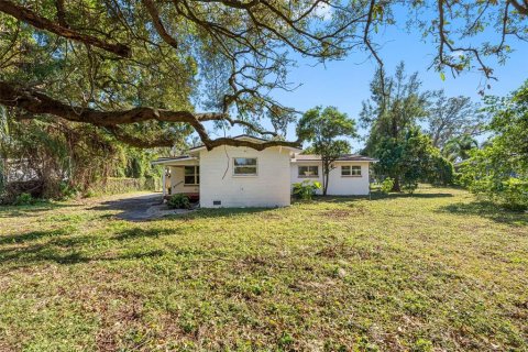 House in Brandon, Florida 3 bedrooms, 155.8 sq.m. № 1408769 - photo 28
