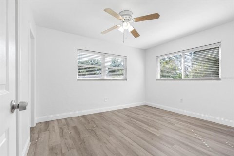 House in Brandon, Florida 3 bedrooms, 155.8 sq.m. № 1408769 - photo 9