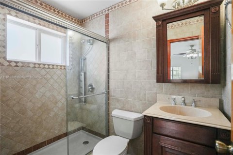 House in Miami, Florida 4 bedrooms, 164.44 sq.m. № 1874724 - photo 16