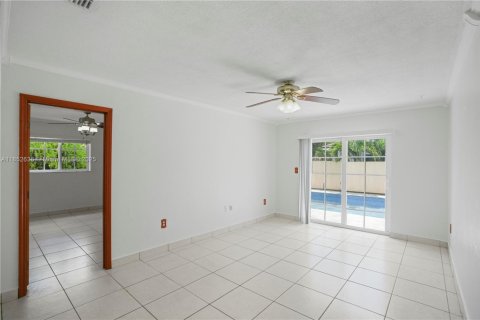 House in Miami, Florida 4 bedrooms, 164.44 sq.m. № 1874724 - photo 14