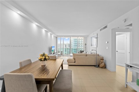 Condo in Hollywood, Florida, 1 bedroom  № 2064684 - photo 12