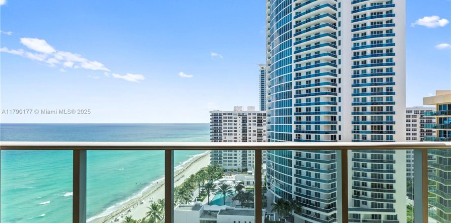 Condo in Hollywood, Florida, 1 bedroom  № 2064684
