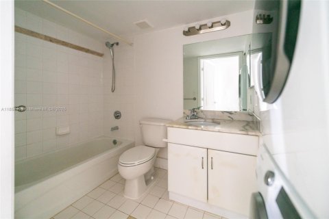 Copropriété à louer à Miami, Floride: 3 chambres, 114.46 m2 № 1881614 - photo 23