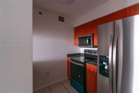 Copropriété à louer à Miami, Floride: 3 chambres, 114.46 m2 № 1881614 - photo 6