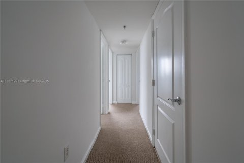 Copropriété à louer à Miami, Floride: 3 chambres, 114.46 m2 № 1881614 - photo 9