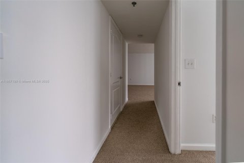 Copropriété à louer à Miami, Floride: 3 chambres, 114.46 m2 № 1881614 - photo 27