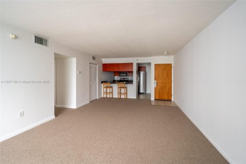 Copropriété à louer à Miami, Floride: 3 chambres, 114.46 m2 № 1881614 - photo 15