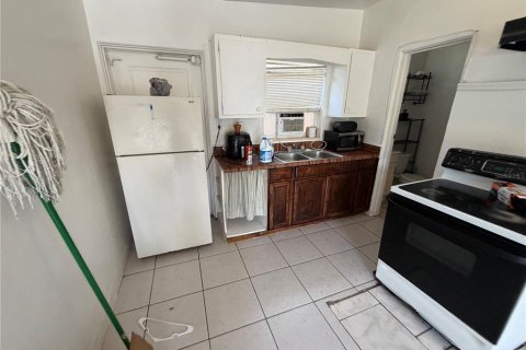 Commercial property in Orlando, Florida 3 bedrooms, 144.56 sq.m. № 2217366 - photo 18