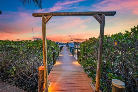 Villa ou maison à vendre à Stuart, Floride: 6 chambres, 480.86 m2 № 1977277 - photo 15