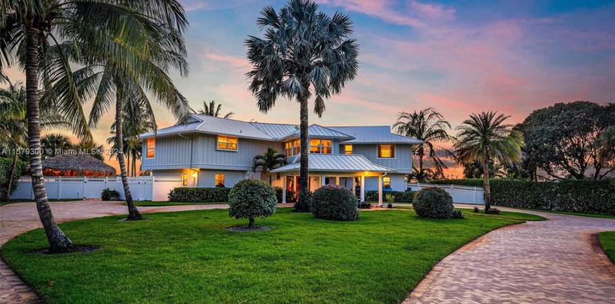 Villa ou maison à Stuart, Floride 6 chambres, 480.86 m2 № 1977277