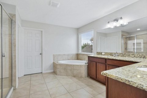 House in Riverview, Florida 4 bedrooms, 276.85 sq.m. № 1809969 - photo 24