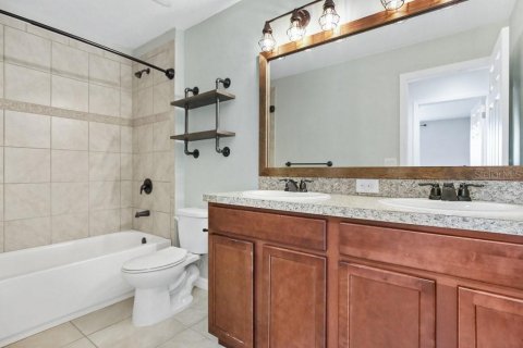House in Riverview, Florida 4 bedrooms, 276.85 sq.m. № 1809969 - photo 28