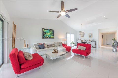 Casa en venta en Weston, Florida, 2 dormitorios, 181.72 m2 № 1768291 - foto 1