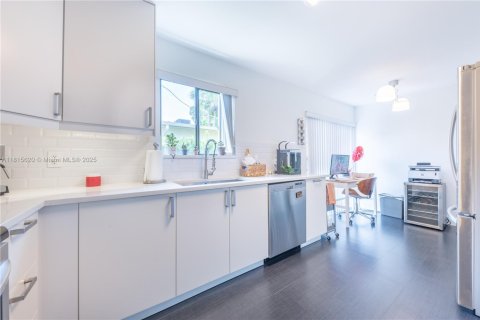 Casa en venta en Weston, Florida, 2 dormitorios, 181.72 m2 № 1768291 - foto 9