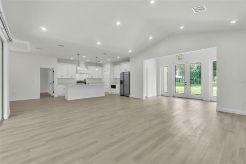 House in Fruitland Park, Florida 3 bedrooms, 185.8 sq.m. № 1881021 - photo 6