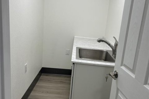 Commercial property in DeLand, Florida 89.19 sq.m. № 2109165 - photo 12