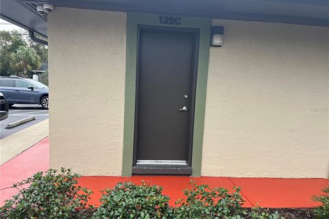 Commercial property in DeLand, Florida 89.19 sq.m. № 2109165 - photo 2