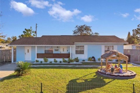 House in Apopka, Florida 3 bedrooms, 110.18 sq.m. № 1914304 - photo 1