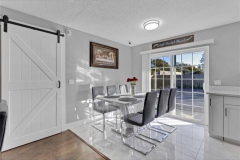 House in Apopka, Florida 3 bedrooms, 110.18 sq.m. № 1914304 - photo 8