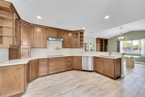 Купить виллу или дом в Коконат Крик, Флорида 3 спальни, 189.89м2, № 1986671 - фото 15