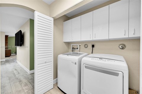 Купить виллу или дом в Коконат Крик, Флорида 3 спальни, 189.89м2, № 1986671 - фото 21