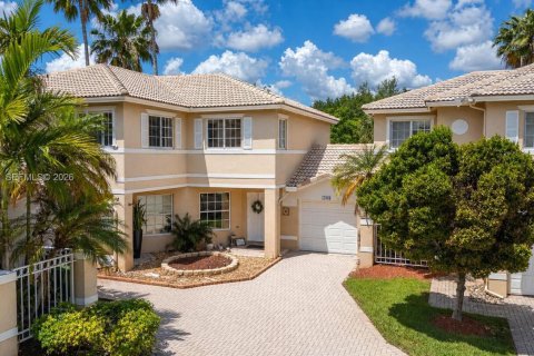 Adosado en venta en Pembroke Pines, Florida, 3 dormitorios, 160.35 m2 № 2073327 - foto 2