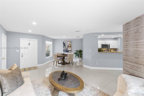 Adosado en venta en Pembroke Pines, Florida, 3 dormitorios, 160.35 m2 № 2073327 - foto 5