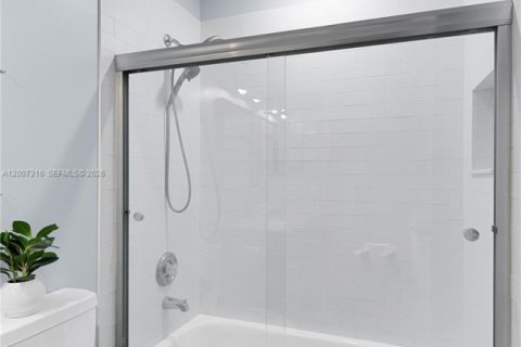 Adosado en venta en Pembroke Pines, Florida, 3 dormitorios, 160.35 m2 № 2073327 - foto 23