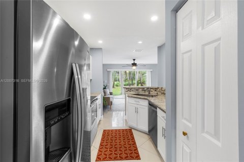 Adosado en venta en Pembroke Pines, Florida, 3 dormitorios, 160.35 m2 № 2073327 - foto 13