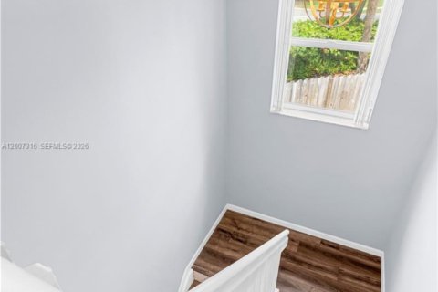 Adosado en venta en Pembroke Pines, Florida, 3 dormitorios, 160.35 m2 № 2073327 - foto 14