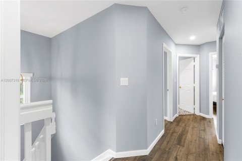 Adosado en venta en Pembroke Pines, Florida, 3 dormitorios, 160.35 m2 № 2073327 - foto 28