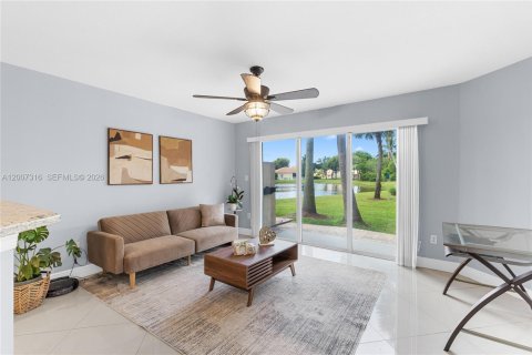 Adosado en venta en Pembroke Pines, Florida, 3 dormitorios, 160.35 m2 № 2073327 - foto 8