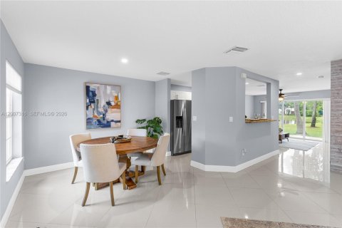 Adosado en venta en Pembroke Pines, Florida, 3 dormitorios, 160.35 m2 № 2073327 - foto 6